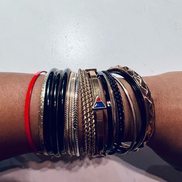 Set of Fashion Bangles - Picture 2 of 3